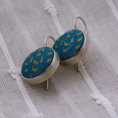 Knoflíkaté s lístečky... — foto 4
