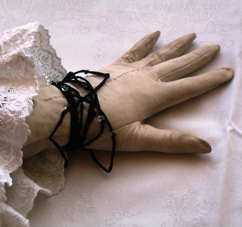 KŘIŠŤÁL A HEDVÁBÍ — foto 3