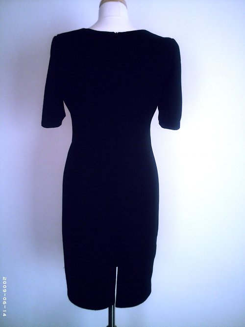 Pouzdrové šaty — foto 2