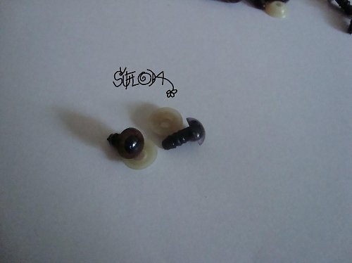 Bezpečnostní oči hnědé - 8 mm — foto 2