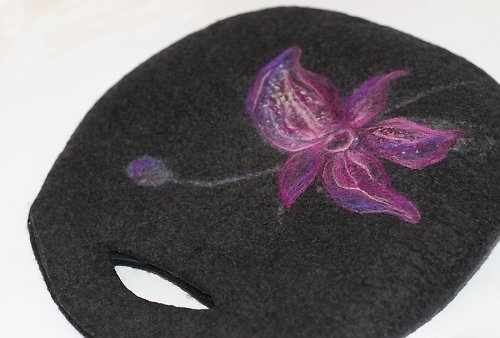 Plstěná kabelka "Tmavý orchidej" — foto 4