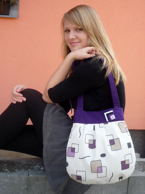 Fialová se čtverci — foto 5