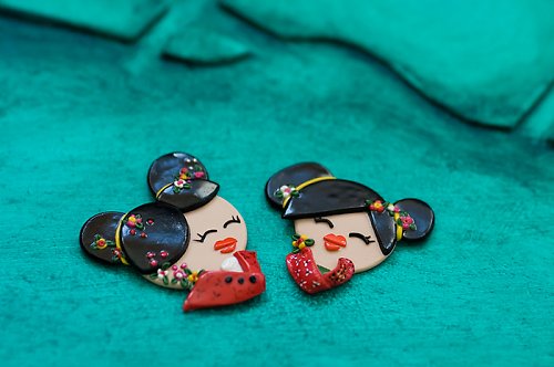 Vysmátá geisha menší — foto 2