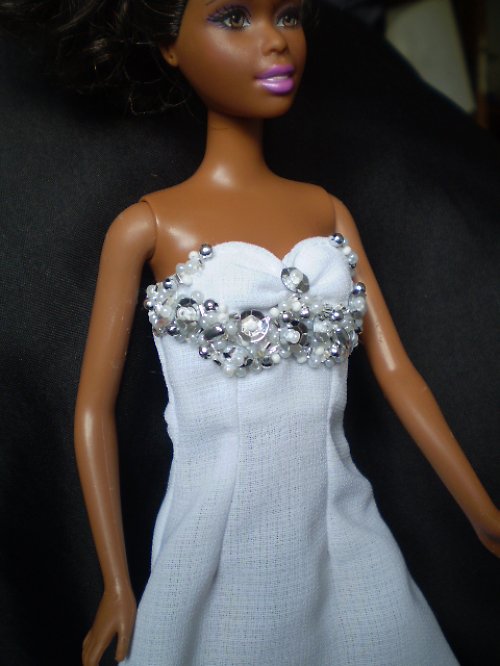 Kožíšek a šatičky na barbie — foto 4