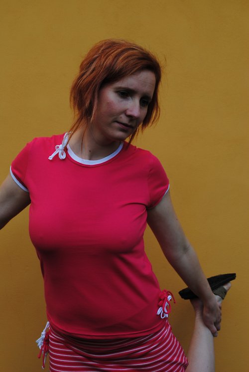 Zářivé šňůrkování ve velikosti S — foto 4