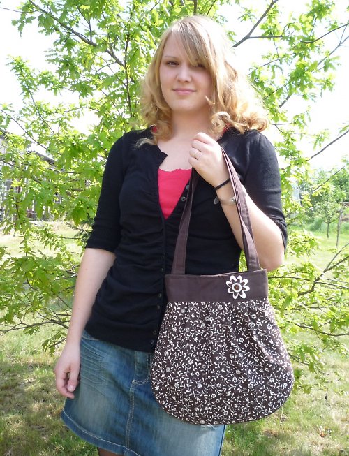 Hnědá kytičková — foto 3