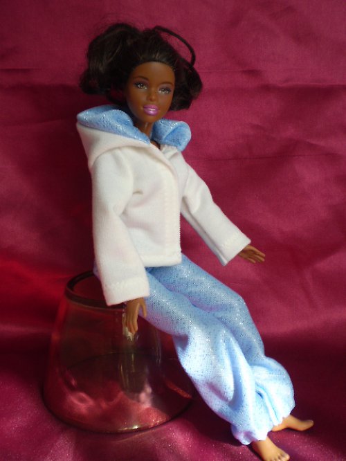 Tepláková souprava na barbie — foto 3