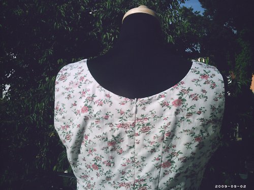 Letní pouzdrové šaty — foto 5