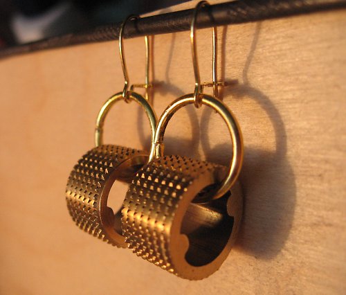 Small golden industrial punk — foto 2