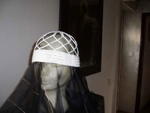 Bílá letní čepice — foto 3