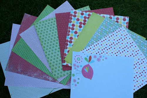 Sada scrap papírů 12 ks "Puntikatá V" — foto 2