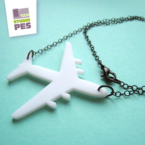 NÁHRDELNÍK Aeroplane — foto 2