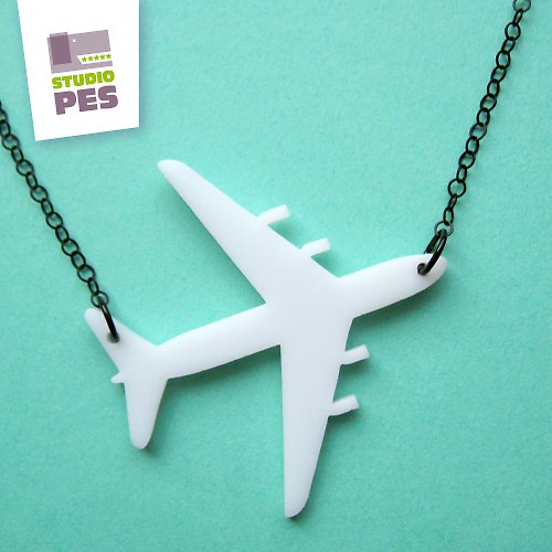 NÁHRDELNÍK Aeroplane — foto 3