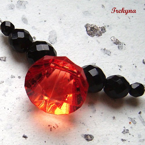 Oranžový diamant mezi uhlím — foto 3