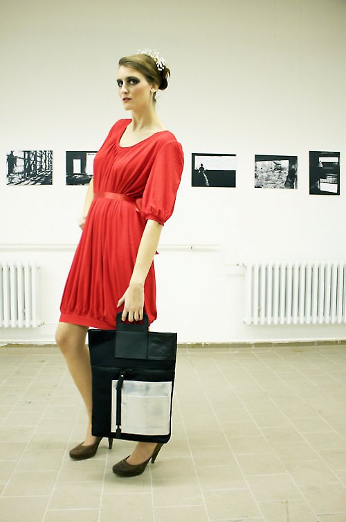Červené šaty — foto 2