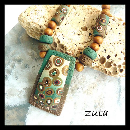 Zelenohnědý náhrdelník — foto 4