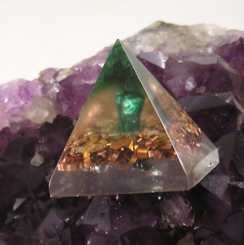 Mini - pyramidka orgonová - Fuchsitová — foto 3
