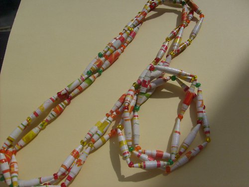 Papírové korálky pestrobarevné — foto 2
