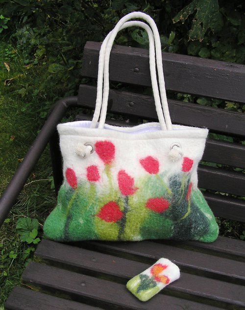 Plstěná taška s tulipány — foto 3