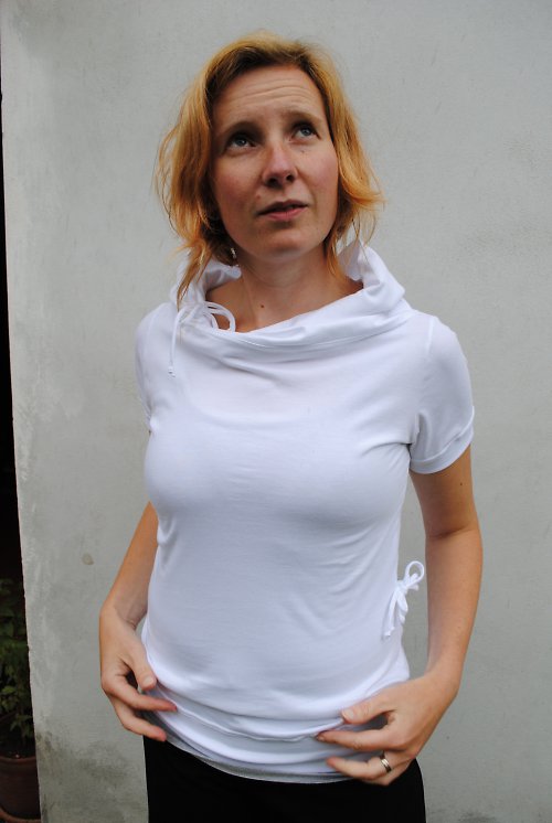 Bílé s rolákem ve velikosti S — foto 2