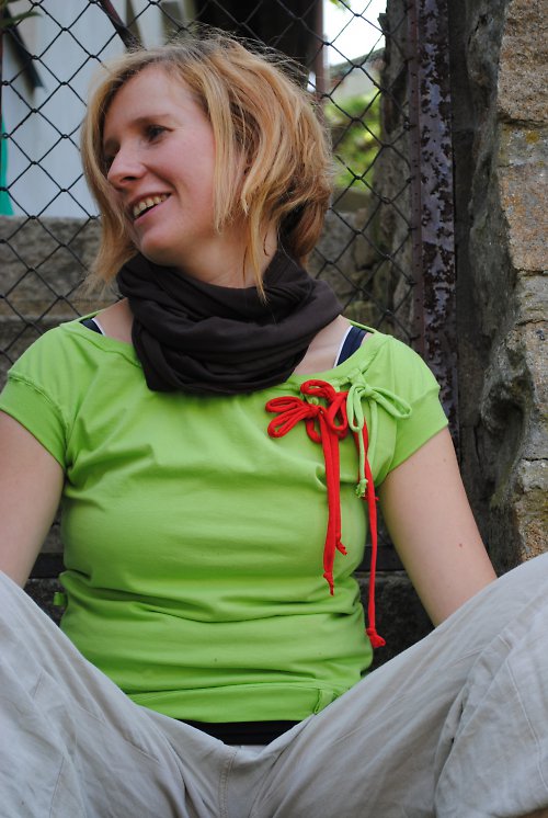 Zářivé šňůrkování ve velikosti M — foto 5