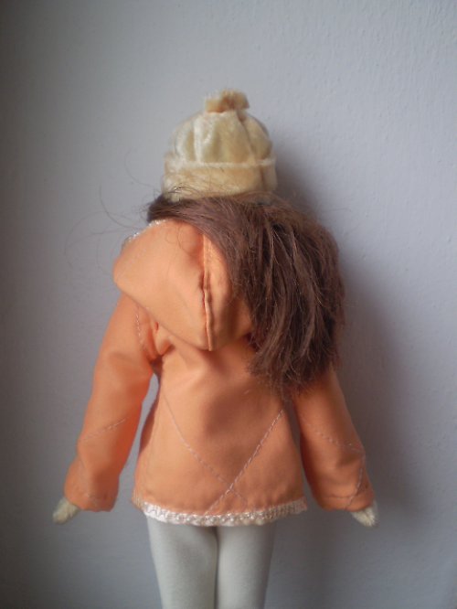 Bundička s čepičkou na barbie — foto 3