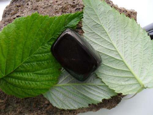 Černý jantar - gagát cca26x16x16mm — foto 3