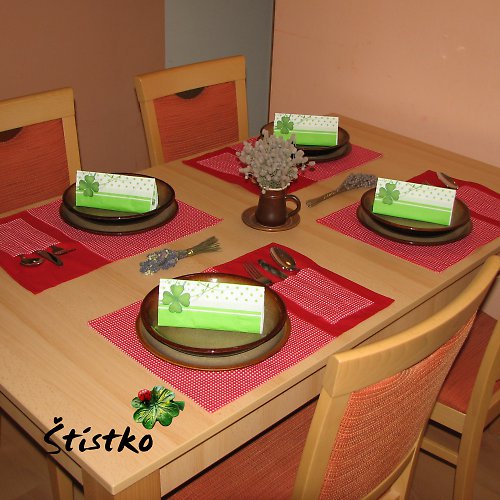 Červené prostírání s kapsami - NA PŘÁNÍ — foto 2