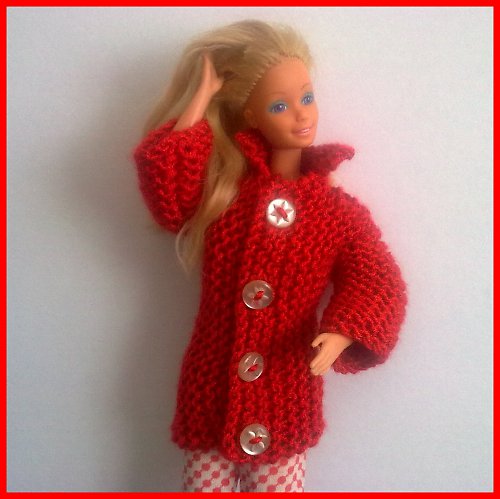 Červený kabátek pro Barbie — foto 3