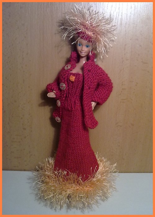 Červený kabátek pro Barbie — foto 5