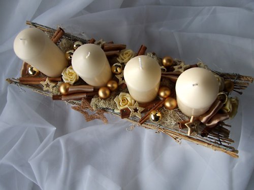 Adventní svícen v krémové barvě — foto 2