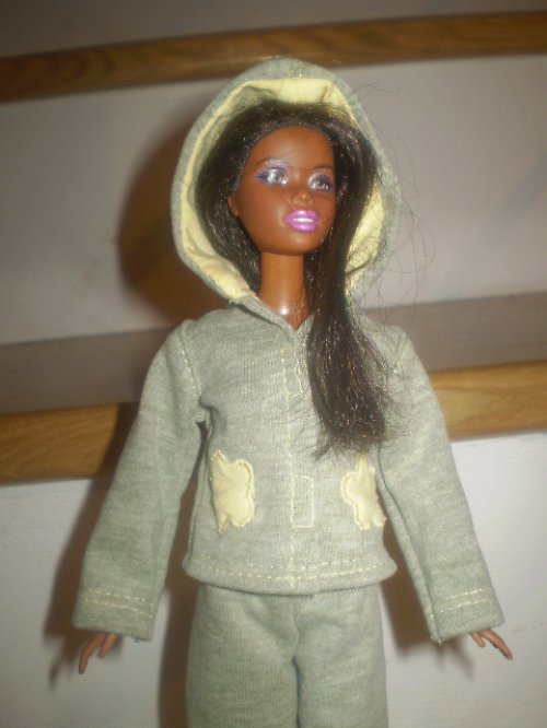 Tepláková souprava na barbie — foto 4