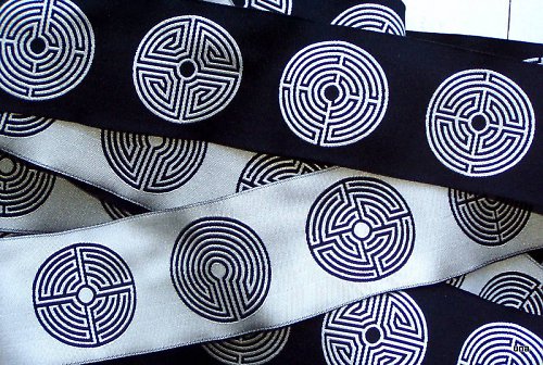 Stuha Černobílé labyrinty — foto 4