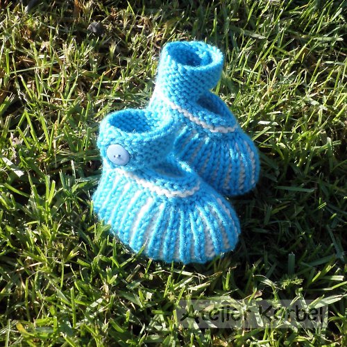 Tyrkysovobílé capáčky, merino, velikost 9 cm — foto 3