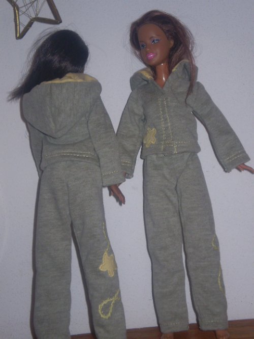Tepláková souprava na Barbie — foto 4