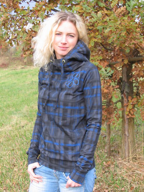 Kostkovaná mikina — foto 2