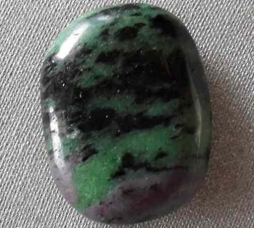 Rubín zoisit 36x28x11mm — foto 2