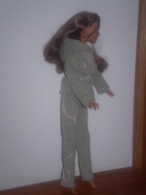 Tepláková souprava na Barbie — foto 2