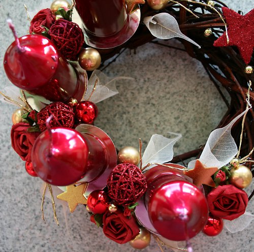 Adventní věneček červenozlatý — foto 3