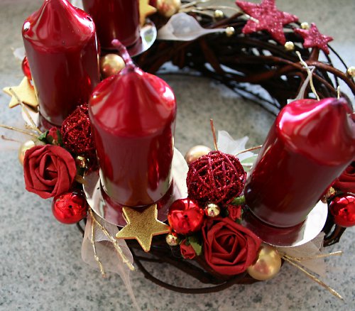 Adventní věneček červenozlatý — foto 4