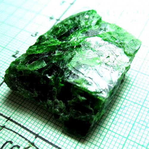 Chromdiopsid - surový — foto 2