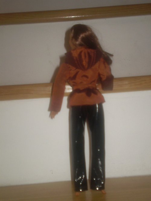Bundička, kalhoty a tričko pro Barbie — foto 3