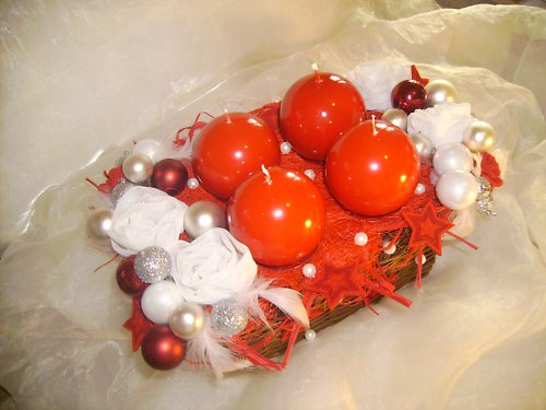Adventní svícen červeno-bílý — foto 5