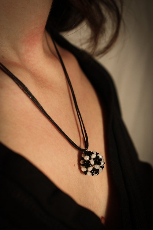 Bílo-černá elegance — foto 2