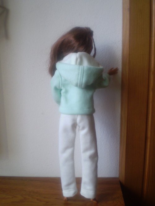 Tepláková souprava na Barbie — foto 2