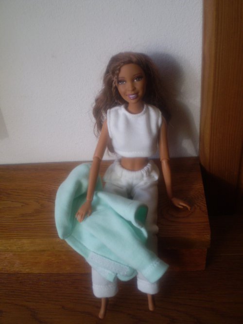 Tepláková souprava na Barbie — foto 3
