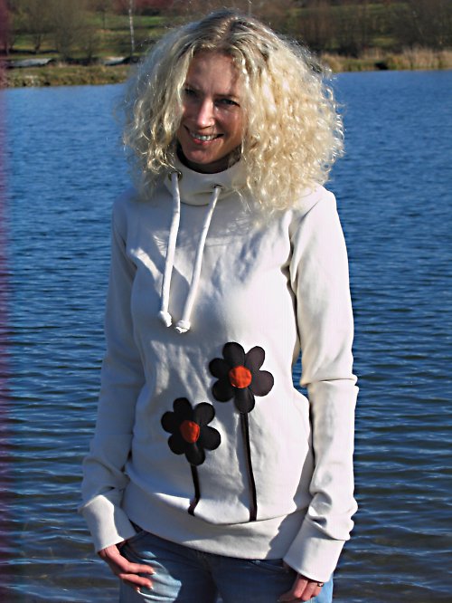 Smetanová mikina — foto 2
