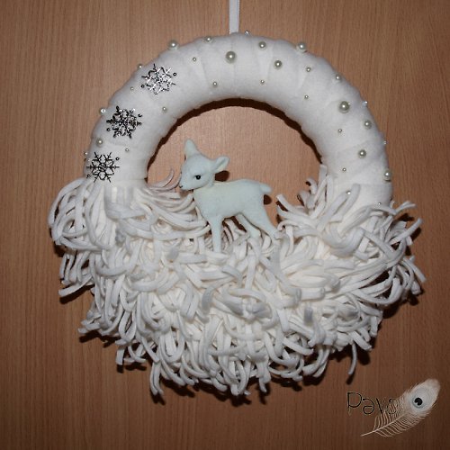 White snowy deer — foto 2