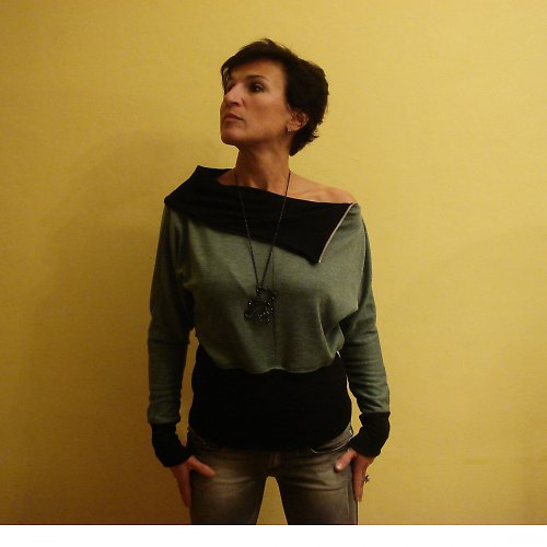 Svetřík s úžasným límcem — foto 5