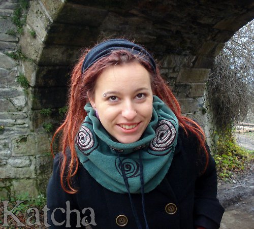 Nákrčník s kytkama zelený — foto 2